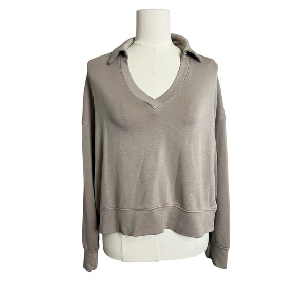Danskin Tops - Danskin Sweatshirt Womens Large Beige V Neck Collared Relaxed Pullover Top